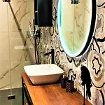 Modern 1br With 2 Balconies - Spinola & Exiles Bay Area