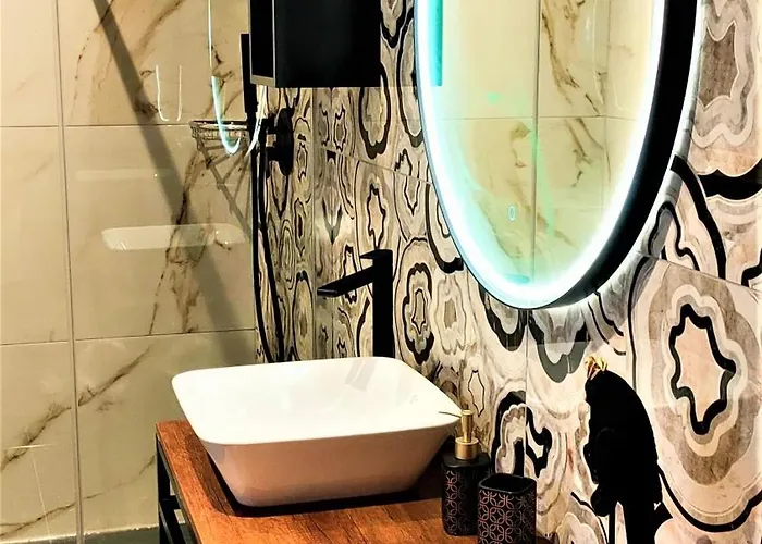 Modern 1br With 2 Balconies - Spinola & Exiles Bay Area