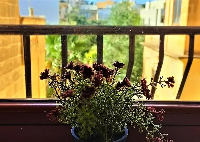 Apartament Modern 1br With 2 Balconies - Spinola & Exiles Bay Area