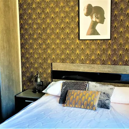 Daire Modern 1br With 2 Balconies - Spinola & Exiles Bay Area